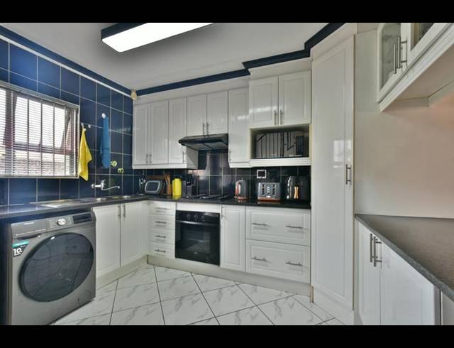 3 BEDROOM CLUSTER FOR SALE IN NEWMARKET